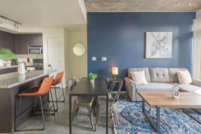 Elegant 2BD - CDT - Gym, Pool, Parking - Sleep 8